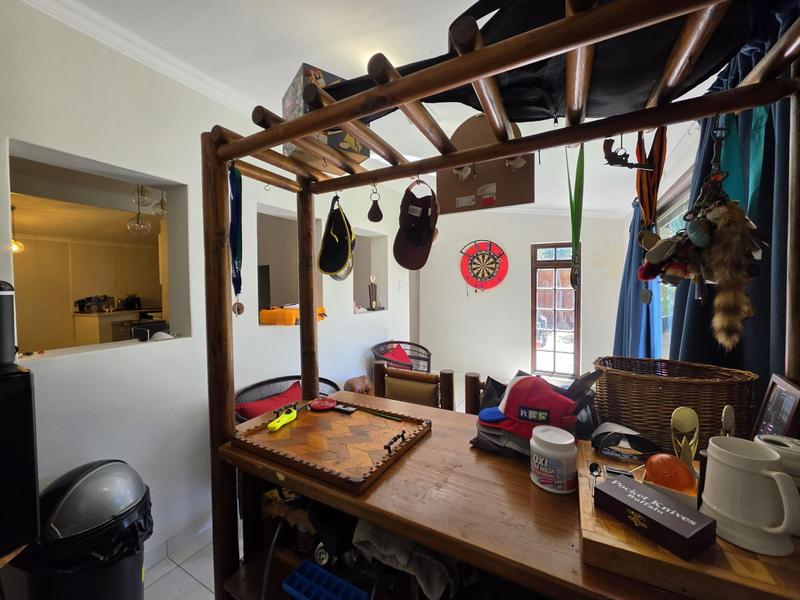 To Let 4 Bedroom Property for Rent in Blomtuin Western Cape